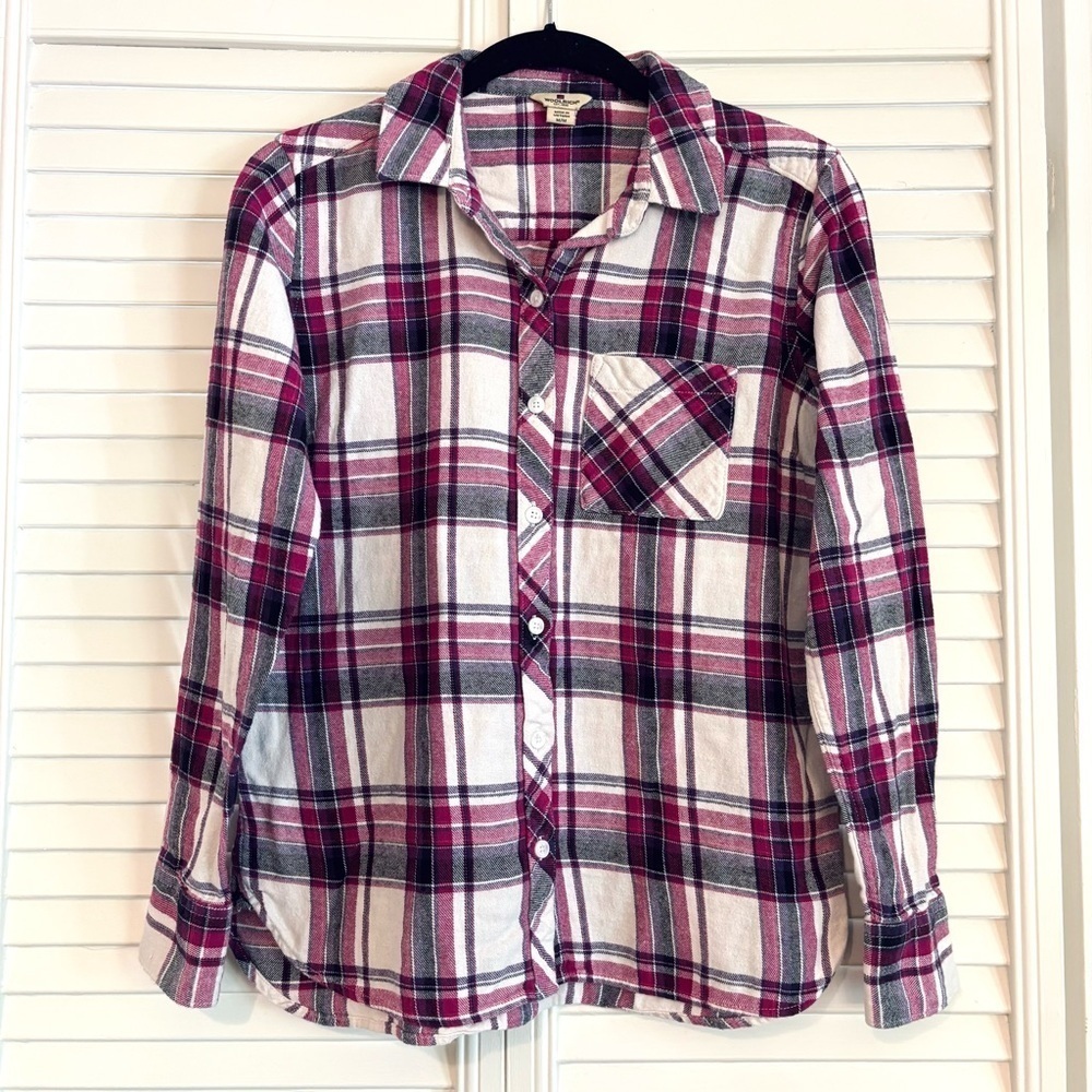 Woolrich Flannel Plaid Button Down Shirt Top Purple White Black Medium Outdoors